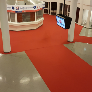 Vaste vloerbedekking Teatro rood - MECC Maastricht
